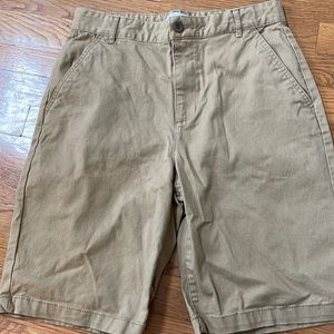Old Navy khaki shorts Sz 18 EUC no rips tears or stains great uniform shorts!